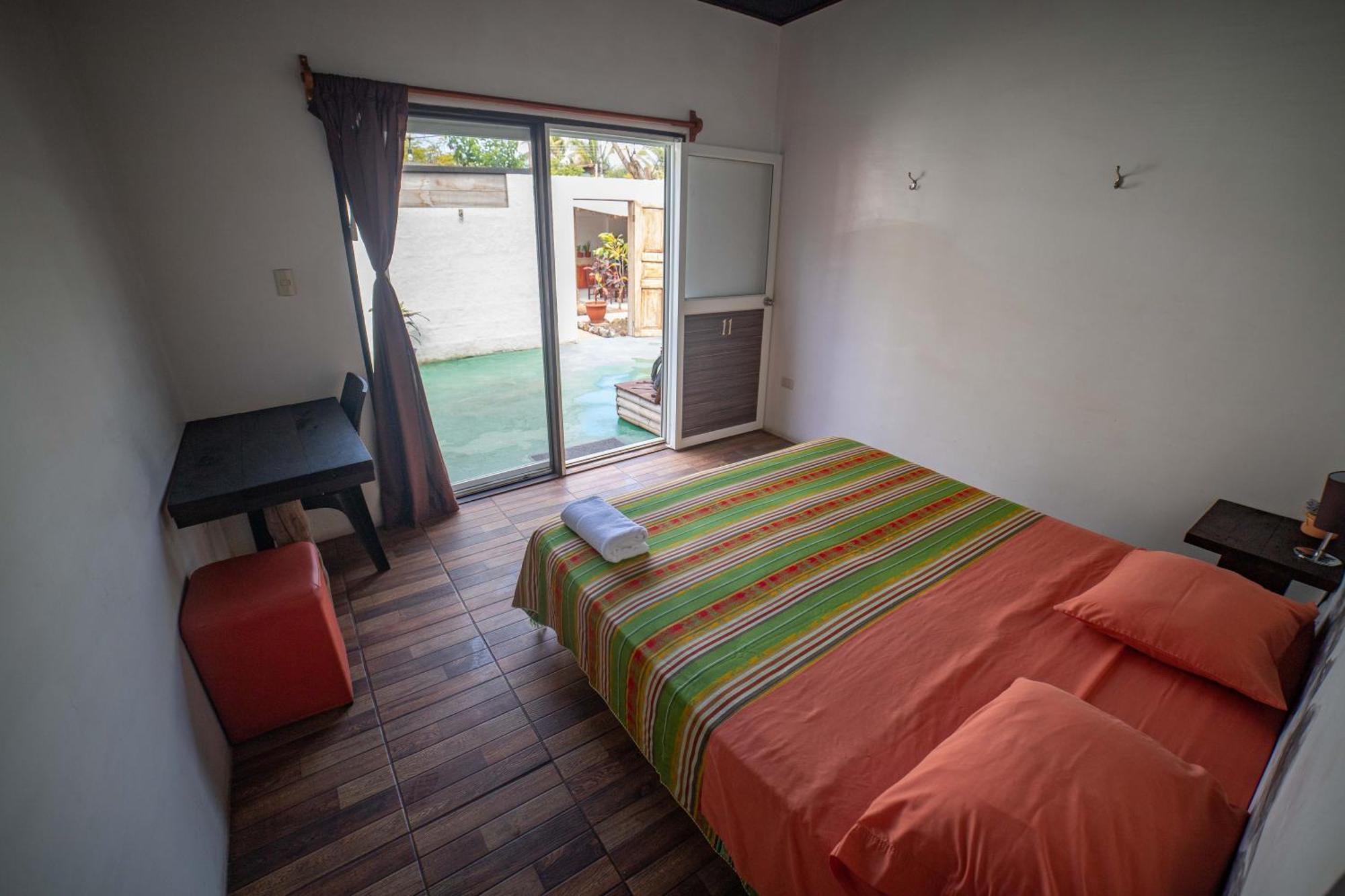 Galapagos Morning Glory Hostel Puerto Ayora  Room photo